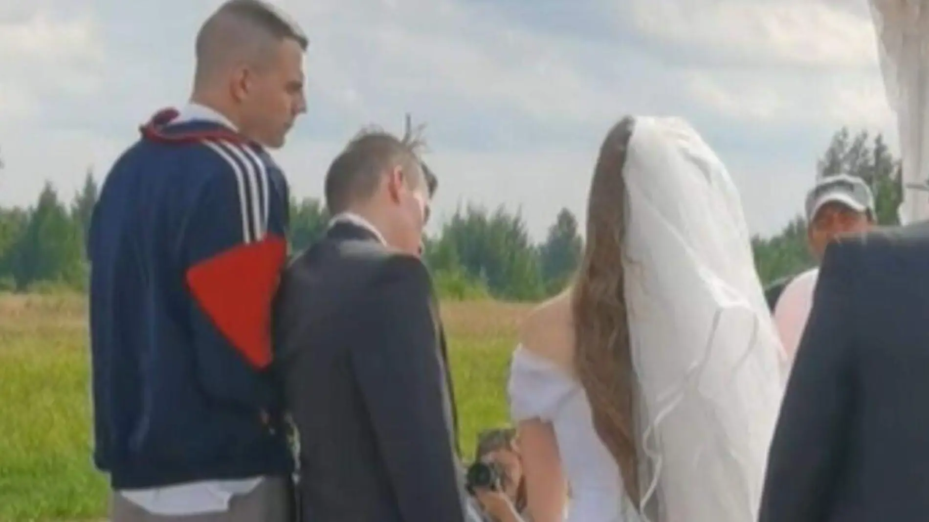 Video se hace viral por mostrar al novio llegar borracho a su boda